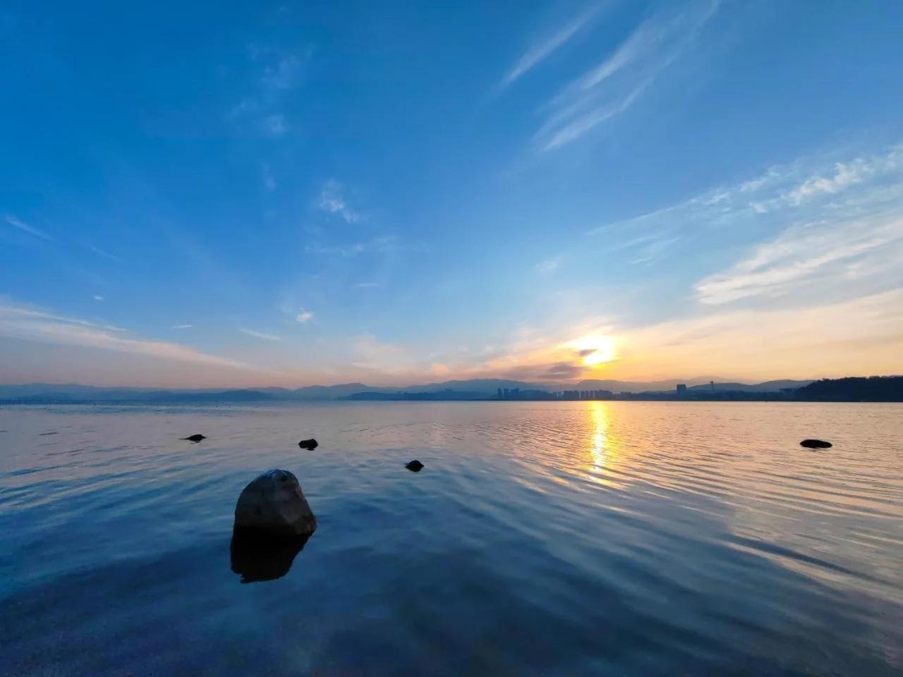 Dali Nest Secret Garden Lake View Inn エクステリア 写真